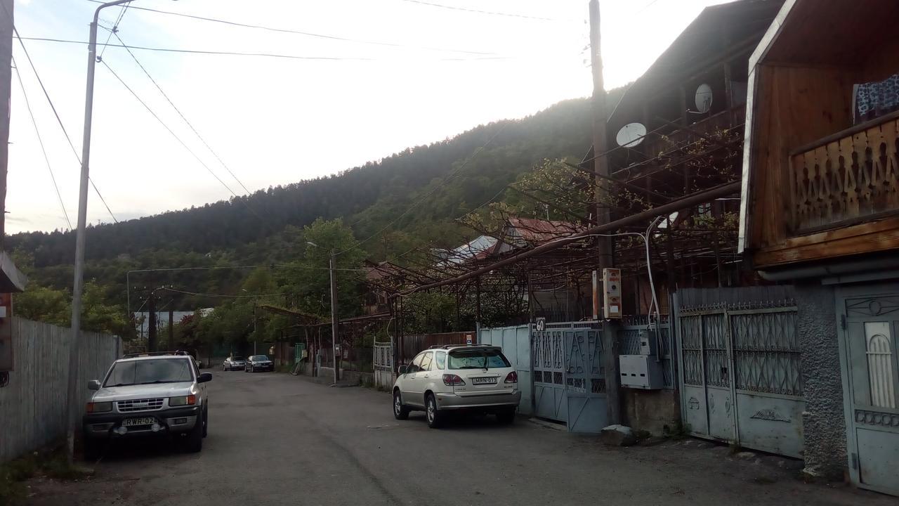 Guest House Khatuna Borjomi Exteriör bild